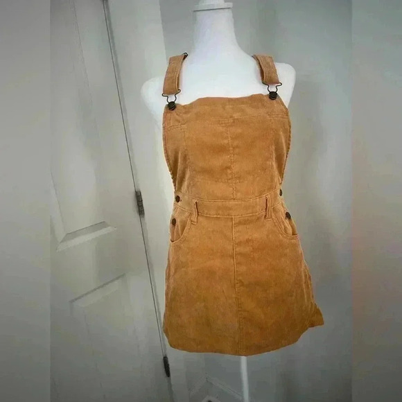 Dresses & Skirts - UNIQ Always on Time Overall Dress M
